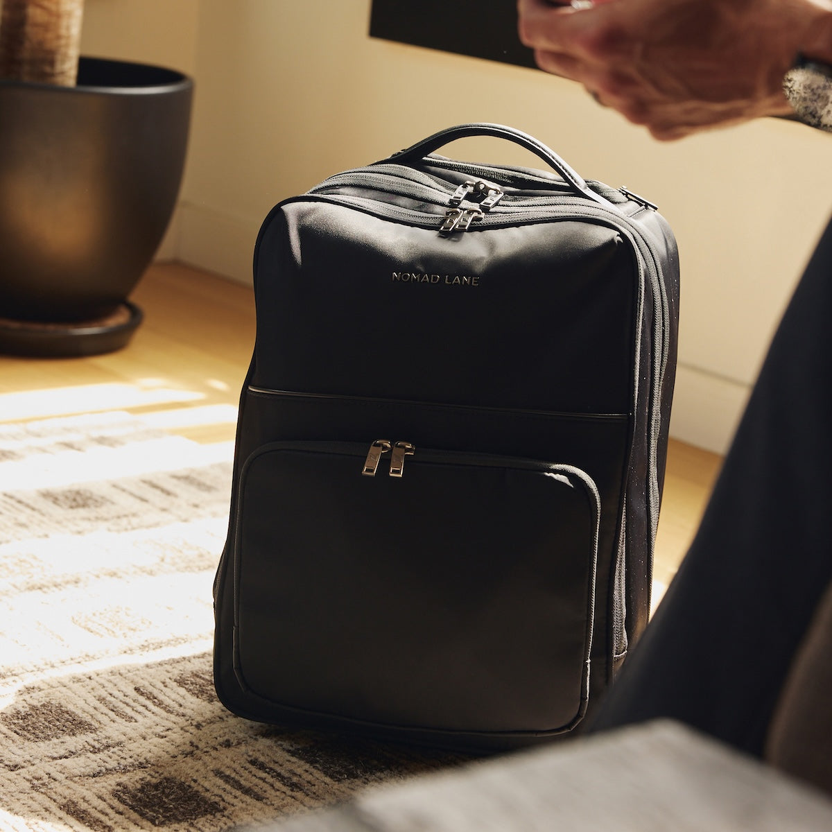 Jet Set Black / Gun Metal